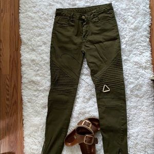 Olive jeggings w/ankle zips